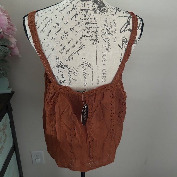 Cozy Casual Rust Cinnamon Eyelet Tank Top Size Large - Picture 2 of 7